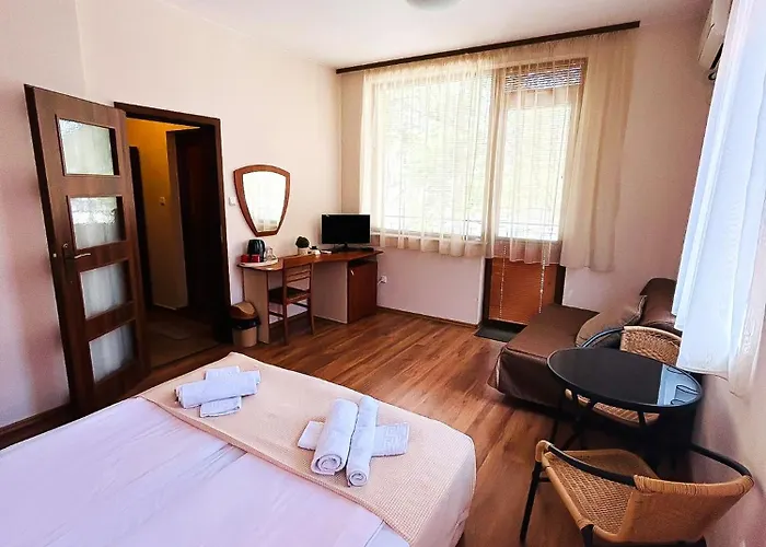 Family Helios סאני ביץ'