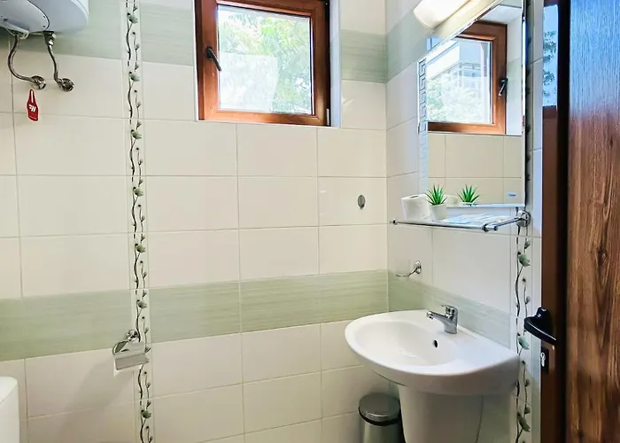 Guest house Family Helios 3*