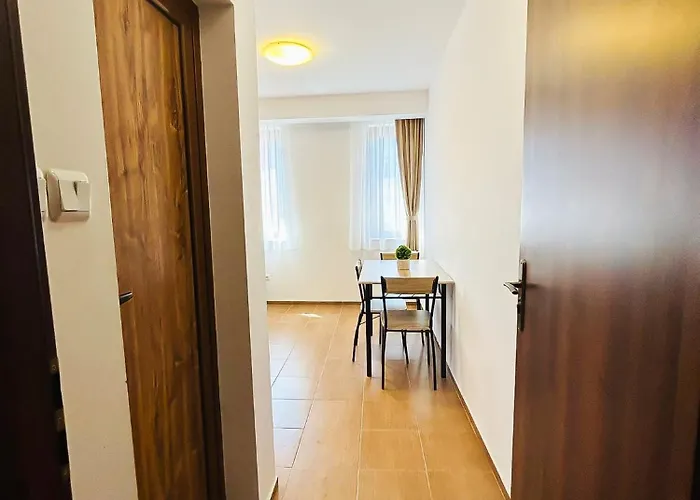 Guest house Family Helios 3*